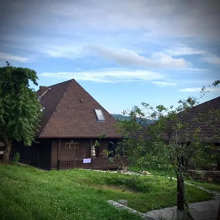 остра *